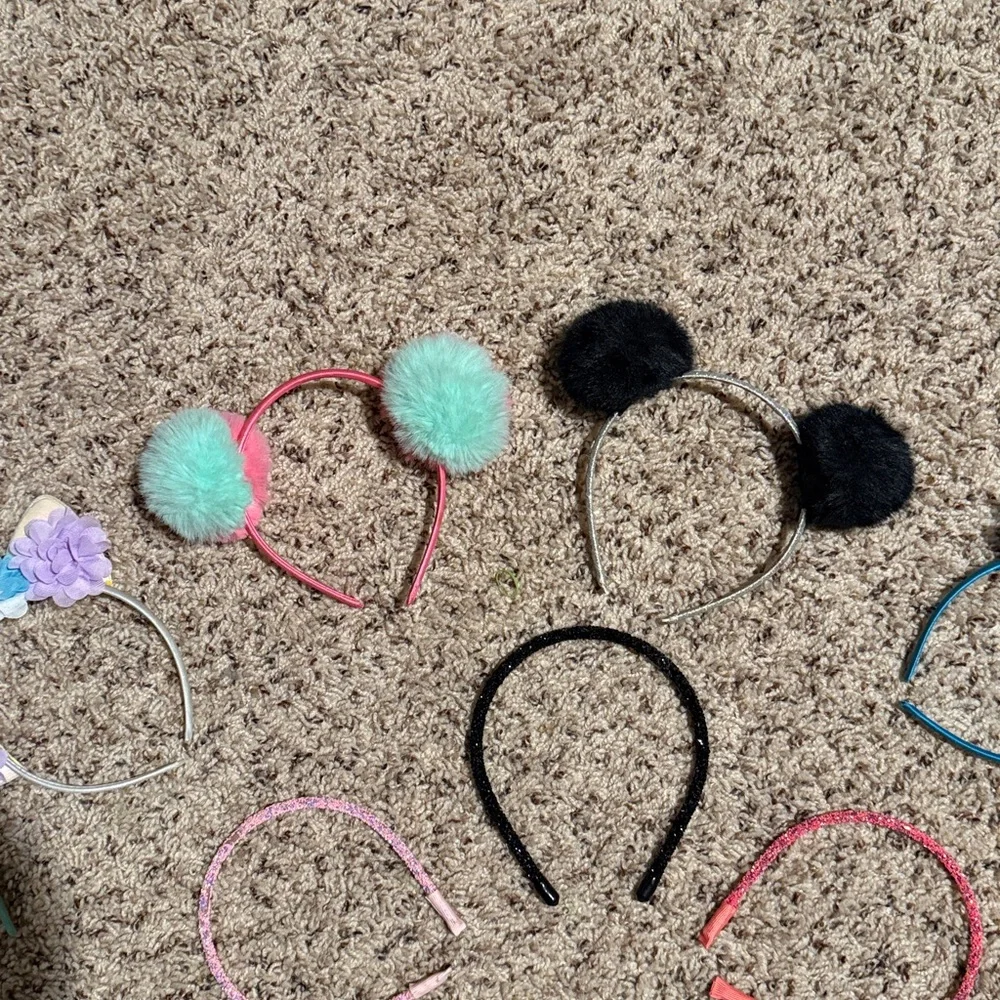 Girls bundle of 14 headbands the plain two pinks and black are glitter